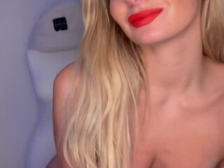 Rosecassidy Mature slut gets naked on camera