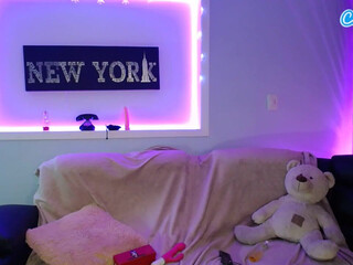 julietamonroe Experienced kraj caresses his body