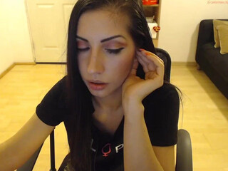 pr1nc3ss_ Extravagant whore flows like a bitch