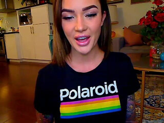 tattgoddess  jerking off in video chat