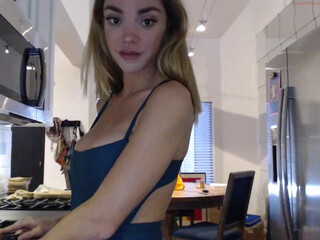 nikiskyler Hot brunette stretches her hand holes