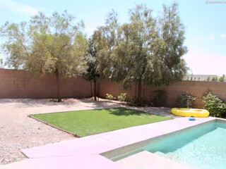 ainsleedivine Shrew babe fucks her pussy with a phallus