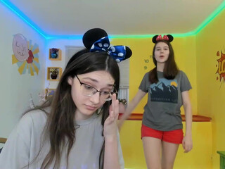 willa_wilkins_ chaturbate Bitch in mask having fun in fries