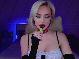 alisiadiamond chaturbate Bright princess turns on appetizing body