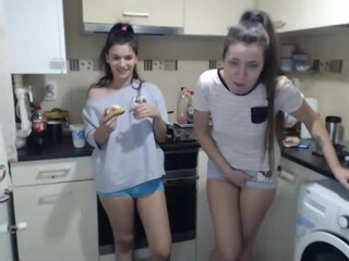 maya_and_guests chaturbate 11.02.2022 broadcast 2022