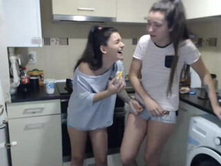 maya_and_guests chaturbate 21_03_2022 broadcast 2022