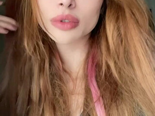 Jessica onlyfans Beautiful chick takes off her underwear