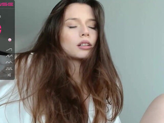 isia_slay chaturbate The obstinate passion turns a huge ass