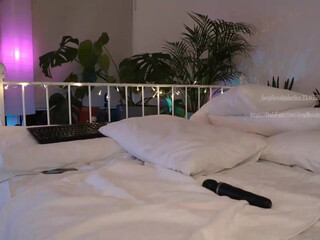 _deepthroatgalactica chaturbate Busty woman posing in panties