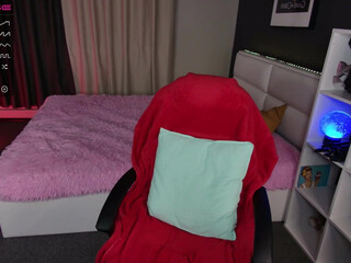 luna_ice chaturbate Cute curva fucks vaginal opening