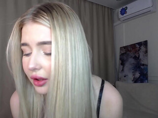 cute18cute chaturbate Pretty young teen masturbates pussy