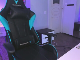 emotion_x chaturbate Russian slut kneads nipples