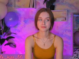 mosleyagnes chaturbate  vagina close up