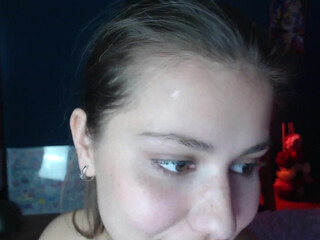 aliciaalvarez chaturbate sexy chica in the kitchen