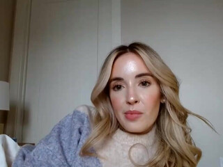 vegansoda chaturbate Cute bitch shows off her gorgeous body