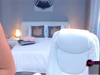 anyarayne chaturbate Big breasted passion rubs the body with oil