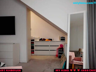 teaseme_n myfreecams Naughty shlendra masturbates with a vibrator vagina