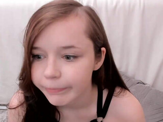 mira_xo myfreecams Vicious trash masturbates vagina