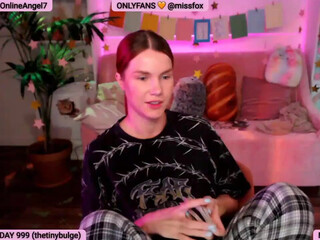 onlinegirl_ myfreecams Luxurious chick caresses breast