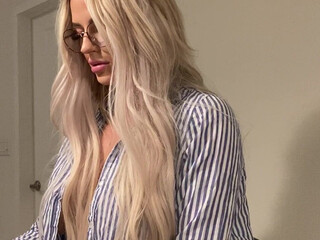 Kendra Karter aka kendrakarter onlyfans Naughty trash screeches like a bitch on a mate during vaginal masturbation