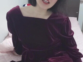 Jessie Lee aka tsjessielee onlyfans Lustful Mommy Shows Charms