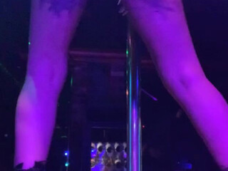 snowthadon onlyfans Fantastic blonde twirls juicy booty