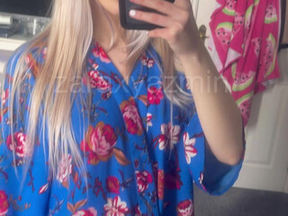 Zarax onlyfans  gets squirt