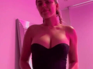 Vivian�� aka vivianelomelin onlyfans  bitches show off in front of the camera