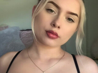 Tianna aka tiannaann onlyfans Beautiful chick caresses huge milkings