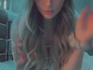 Siegexxx onlyfans Domestic doll will set you free with light striptease