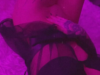 Siegexxx onlyfans Wonderful bitch caresses her slim body-