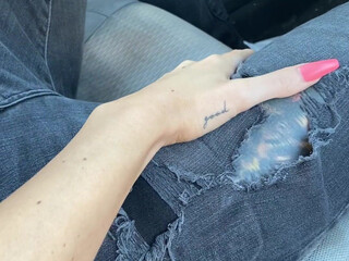 sara__mascaraaka The charming beauty seduces with magnificent forms