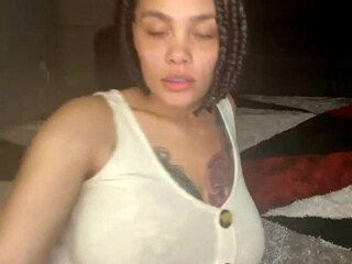 Sara Gold aka saragold aka iamsaragold onlyfans girl from naked chat