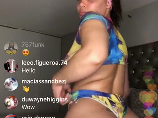 Sara Gold aka saragold aka iamsaragold onlyfans Cute girls fuck with a bottle