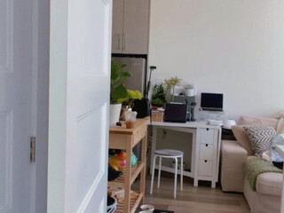 SandyInLace onlyfans Gorgeous chick caresses shaved cunt