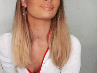 Rose Cassidy aka rosecassidy aka rcassidy onlyfans Skillful woman gently pulls pussy