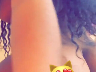 mochameanass onlyfans Plump brunette masturbating pussy with her hand