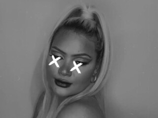 Michellen Cristina onlyfans Busty kurva fingering her pussy with a vibrator