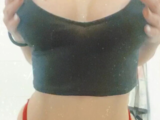 Mia Giamaria onlyfans Sexy shlendra shows curvy shapes