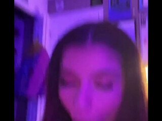 liluzisquirt onlyfans showing off her young body