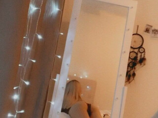 laceykingxo onlyfans  tender naughty blonde