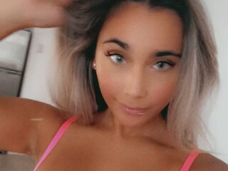 Lacey Madison onlyfans Gorgeous girl masturbates in the sauna