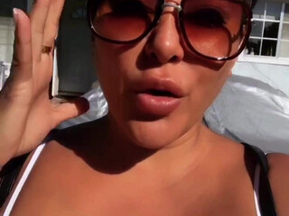 Kiara Mia onlyfans Naked her booty seduces visitors