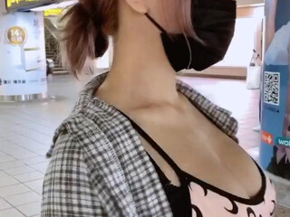 janielin onlyfans Beautiful lady pulls pussy