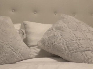 iambarbiechann onlyfans Attractive slut fucks anus