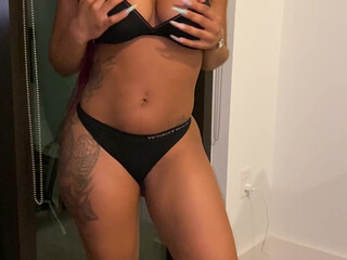 heaven_ onlyfans Sexy mommy fingers both holes