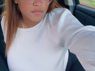 Jasmine aka jasmineskii onlyfans  gets an orgasm from jerking