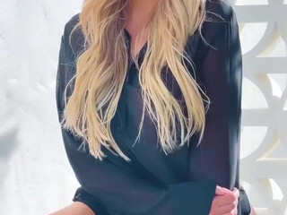 Gee Gentle aka onlyfans Gorgeous lady seduces tight booty