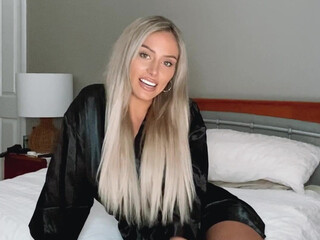 Gee Gentle aka onlyfans Cute bitch gently fingering pussy