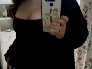 chubbyguati onlyfans Beauty with tattoo caresses shaved holes